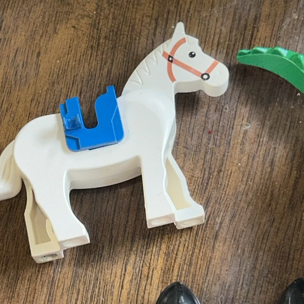 Vintage Lego Castle Minifigure Lot With Dragon Merlin & Horses‎
